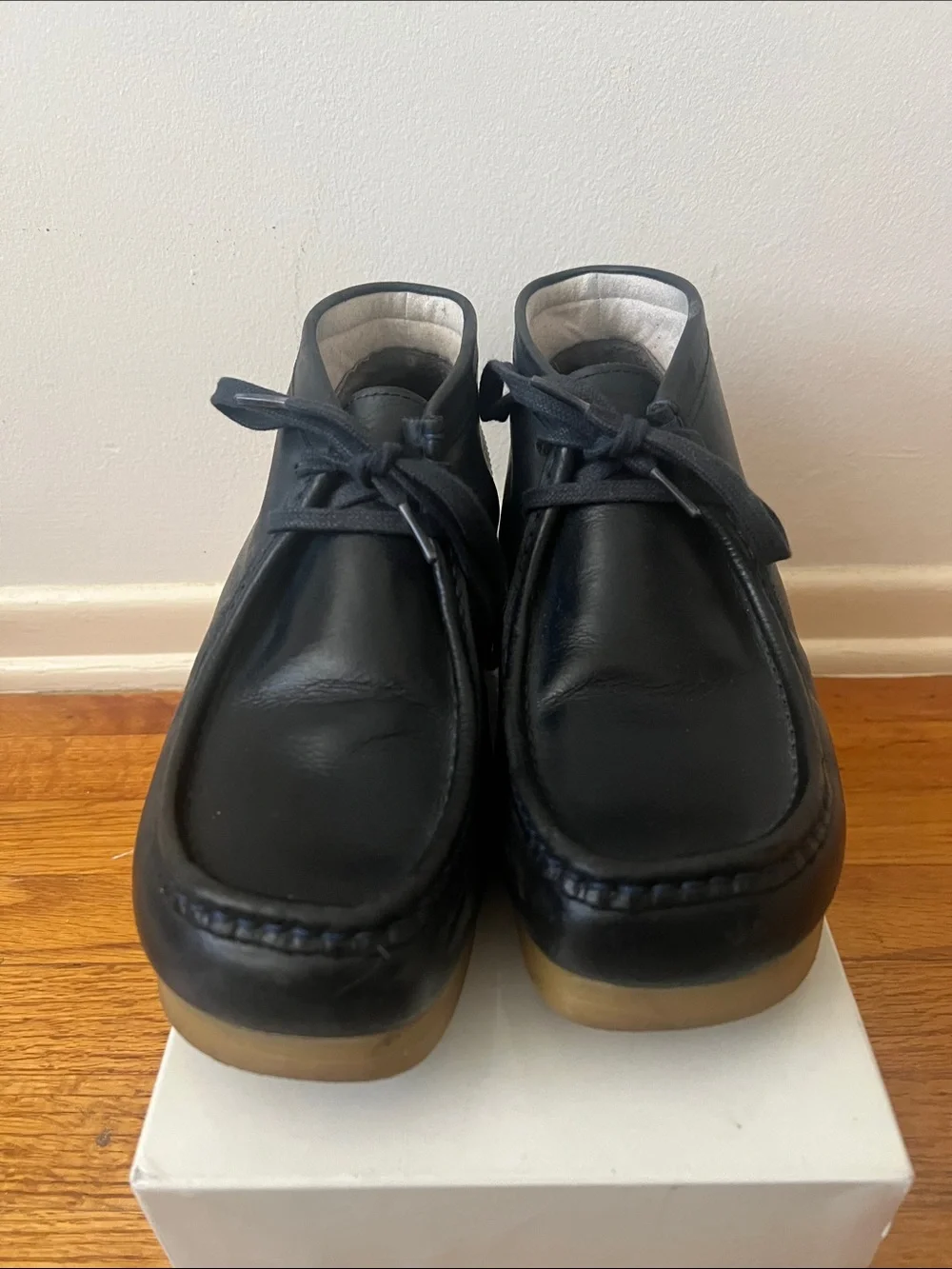Clarks Originals Wallabee Boot Navy Leather Gum Sole Size 10.5